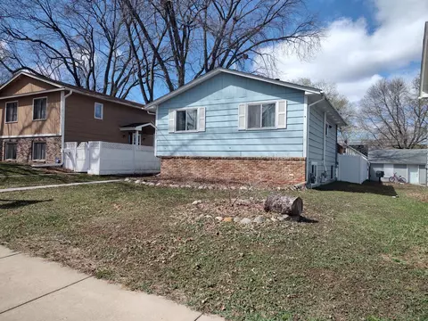 3357 Grimes Ave N, Robbinsdale, MN 55422