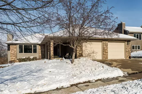 2118 Ponderosa Dr SW, Rochester, MN 55902