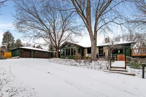 2600 W 98th St, Bloomington, MN 55431