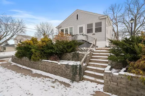 282 Haskell St E, West Saint Paul, MN 55118