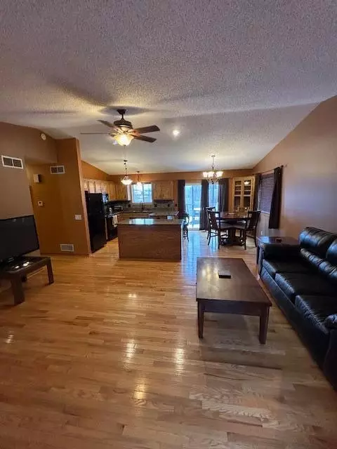 12575 Ensign Ave, Savage, MN 55378