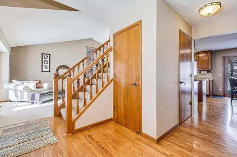 1435 Cutters Ln, Eagan, MN 55122 photo 4
