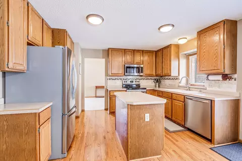 1435 Cutters Ln, Eagan, MN 55122 photo 11