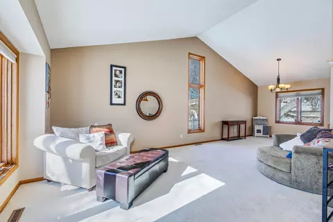 1435 Cutters Ln, Eagan, MN 55122 photo 6