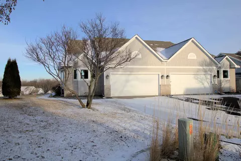 10746 Leaping Deer Ln, Eden Prairie, MN 55344