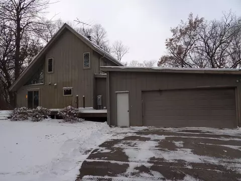 53970 174th St, Austin, MN 55912