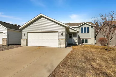 13 Pine Tree Ct, Sartell, MN 56377