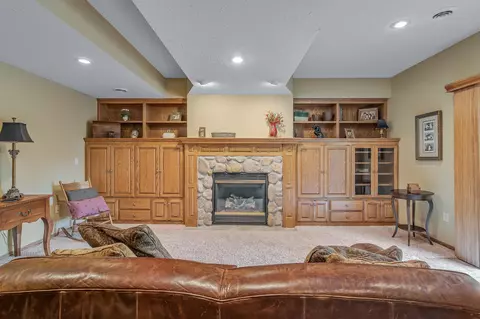4300 Hawksbury Cir, Eagan, MN 55123 photo 34