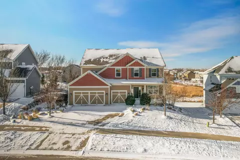 9198 Lakeside Dr, Victoria, MN 55386