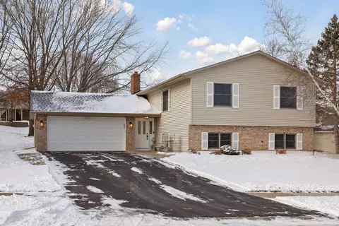 8240 159th St W, Apple Valley, MN 55124