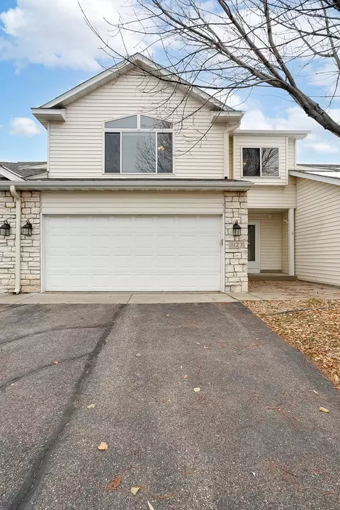 1123 Willow Trl, Farmington, MN 55024