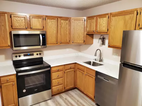 3155 Coachman Rd #283, Eagan, MN 55121