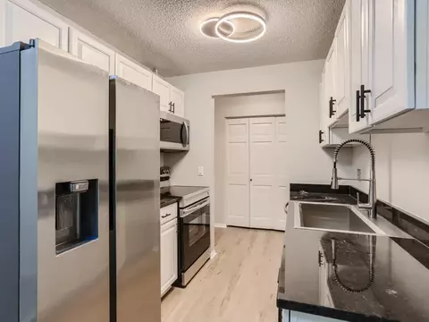 3200 Virginia Ave S #207, Saint Louis Park, MN 55426