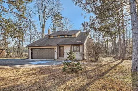 334 Ahrens Rd, Hudson, WI 54016