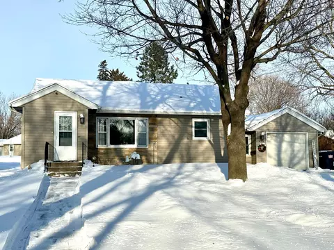 412 Clary St W, Worthington, MN 56187