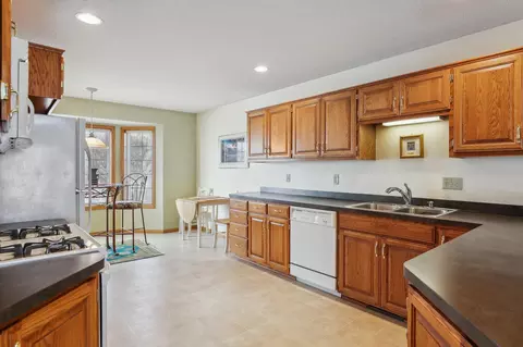 1641 Cohansey St, Saint Paul, MN 55117