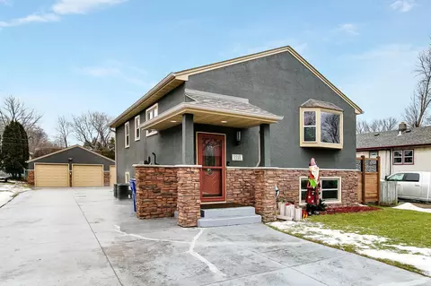 1518 Pacific St, Saint Paul, MN 55106