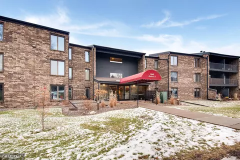 5140 W 102nd St #106, Bloomington, MN 55437