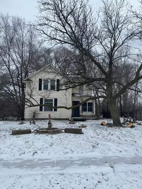 1170 Stoughton Ave, Chaska, MN 55318