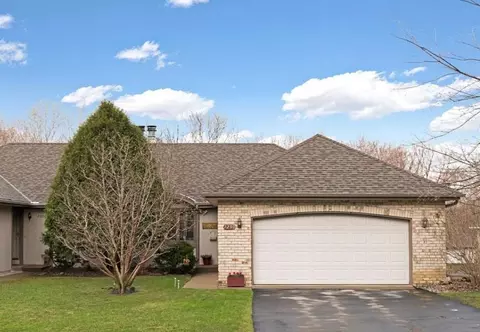 7290 Bagpipe Blvd, Eden Prairie, MN 55346