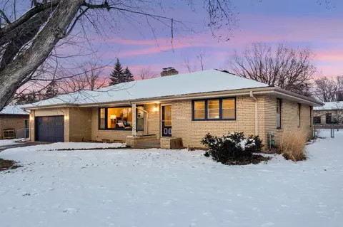 2444 Holton St, Roseville, MN 55113