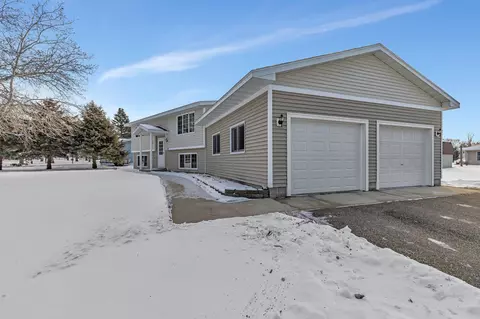 409 Miller St, Spicer, MN 56288