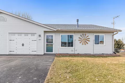 1880 Windmill Dr, Baldwin, WI 54002