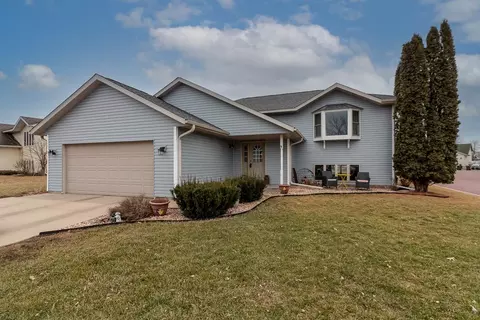 125 Swan Ln, Mankato, MN 56001