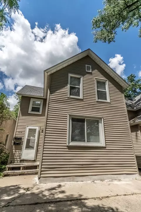 1219 Galtier St, Saint Paul, MN 55117