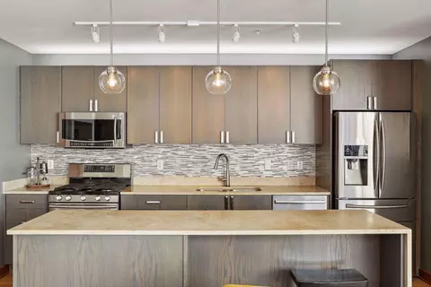 901 S 2nd St #608, Minneapolis, MN 55415