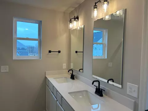 4885 Avery Ct, Eagan, MN 55123 photo 9