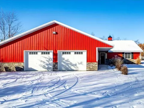 32616 Vale St NW, Cambridge, MN 55008