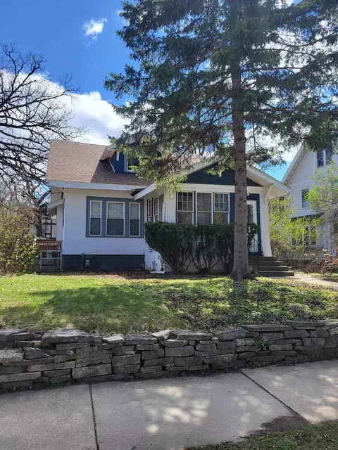 1662 Berkeley Ave, Saint Paul, MN 55105