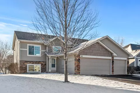 863 Forest Edge Dr, Jordan, MN 55352