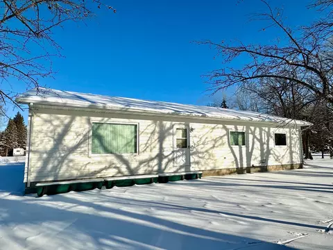 318 7th St N, Greenbush, MN 56726