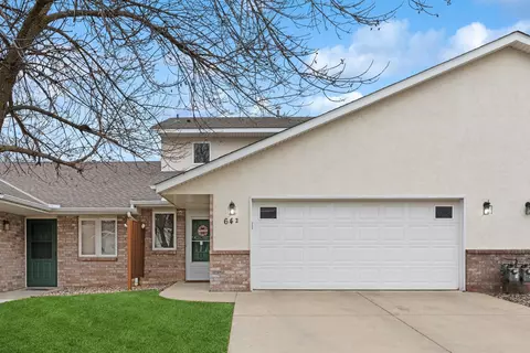 642 Milwaukee Ct, Shakopee, MN 55379