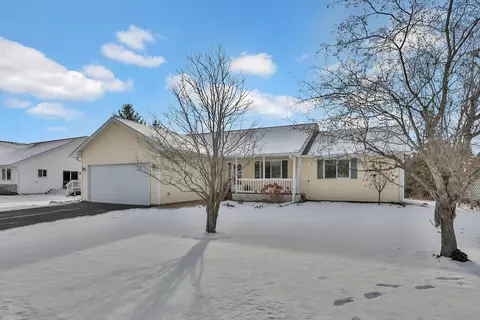 501 Horseshoe Ln, Braham, MN 55006