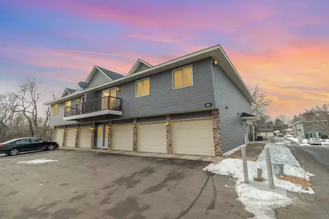 2057 N Park Dr #6, Saint Paul, MN 55119