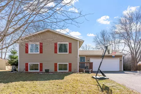 10030 Yorktown Ln N, Maple Grove, MN 55369