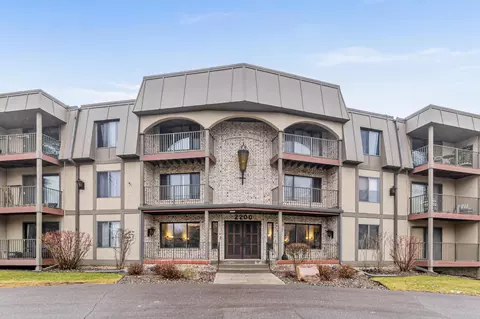 2200 Nevada Ave S #303, Saint Louis Park, MN 55426