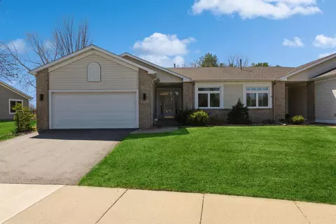 832 Monet Ct, Mendota Heights, MN 55120