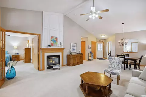 7600 Ojibway Park Bay, Woodbury, MN 55125