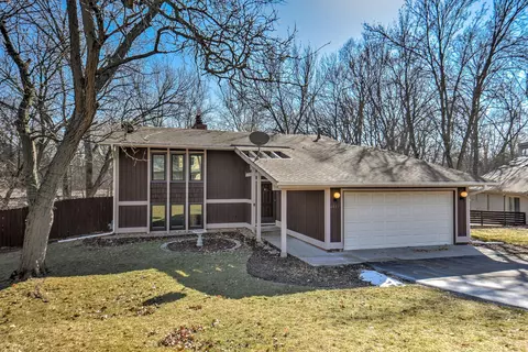 6817 W 83rd Street Ter, Bloomington, MN 55438