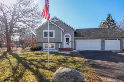 594 Chippewa Trl, Lino Lakes, MN 55014