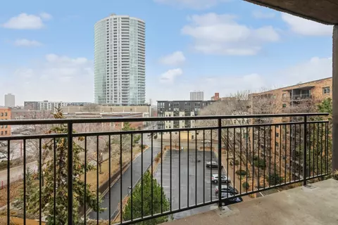 210 W Grant St #623, Minneapolis, MN 55403