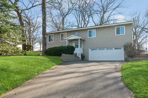 2140 Jamary Pl, Saint Cloud, MN 56301