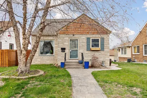 881 Orange Ave E, Saint Paul, MN 55106