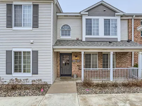 11137 Oregon Cir, Bloomington, MN 55438