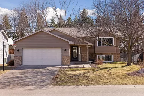 7191 Upper 36th St N, Oakdale, MN 55128