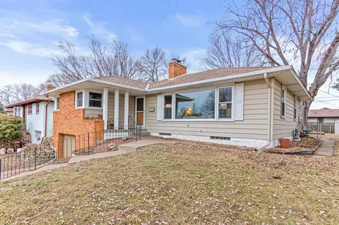221 18th Ave N, South Saint Paul, MN 55075